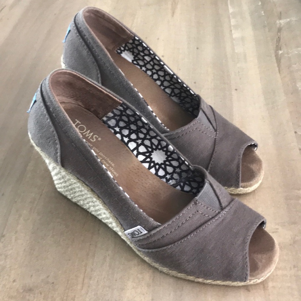Toms Wedge Espadrilles Peep Toe Size 7